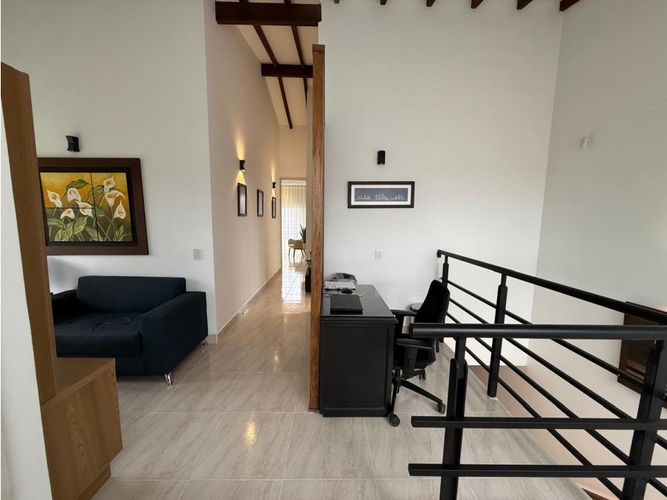 Casa de 3 alcobas en venta en La Ceja, 165 m² · foto 2 de 12