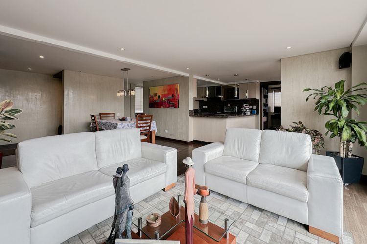 Apartamento de 3 alcobas en venta en Portales Del Norte, Bogotá, 205 m² · foto 5 de 24