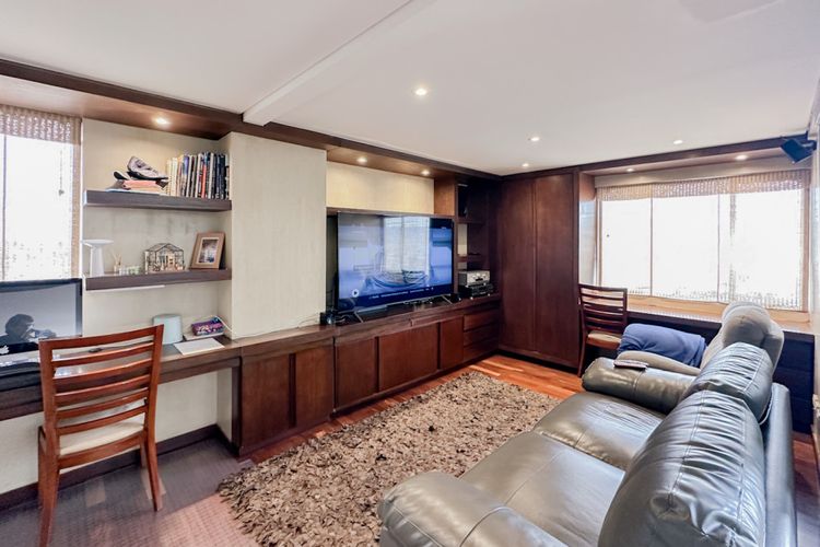 Apartamento de 3 alcobas en venta en Portales Del Norte, Bogotá, 205 m² · foto 9 de 24