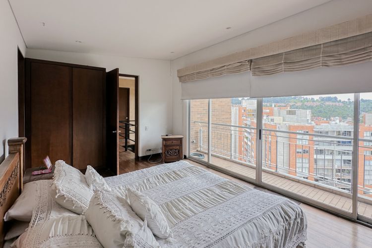 Apartamento de 3 alcobas en venta en Portales Del Norte, Bogotá, 205 m² · foto 13 de 24