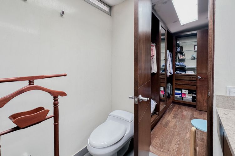 Apartamento de 3 alcobas en venta en Portales Del Norte, Bogotá, 205 m² · foto 15 de 24