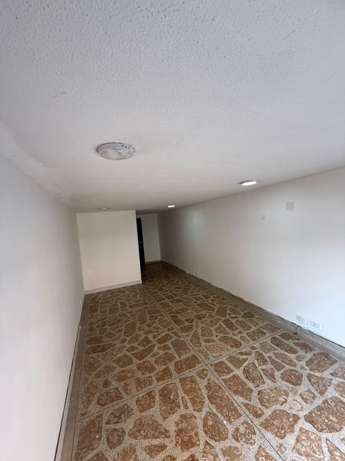 Local en arriendo en Mesa, Envigado, 28 m² · foto 2 de 3