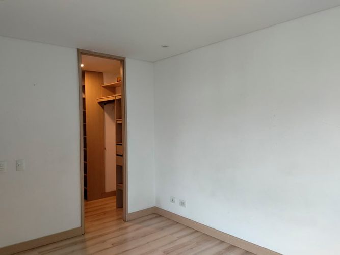 Apartamento de 3 alcobas en arriendo en El Poblado, Medellín, 113 m² · foto 13 de 19