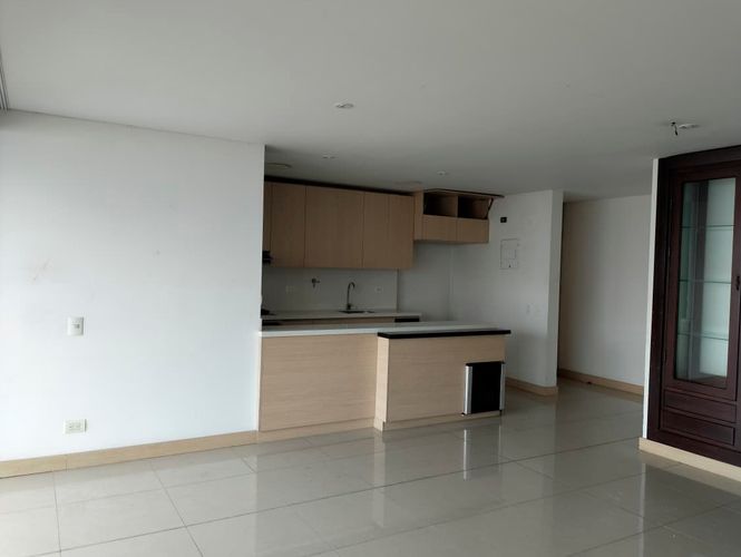 Apartamento de 3 alcobas en arriendo en El Poblado, Medellín, 113 m² · foto 8 de 19
