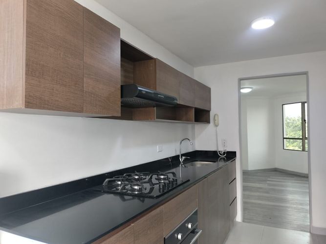 Apartamento de 3 alcobas en arriendo en El Poblado, Medellín, 126 m² · foto 4 de 16
