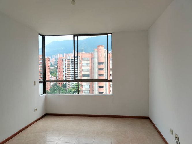 Apartamento de 3 alcobas en arriendo en El Poblado, Medellín, 93 m² · foto 9 de 16
