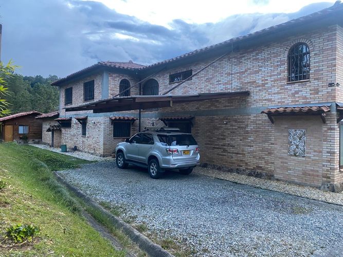 Casa de 6 alcobas en venta en Loma Del Escobero, Envigado, 500 m² · foto 5 de 24