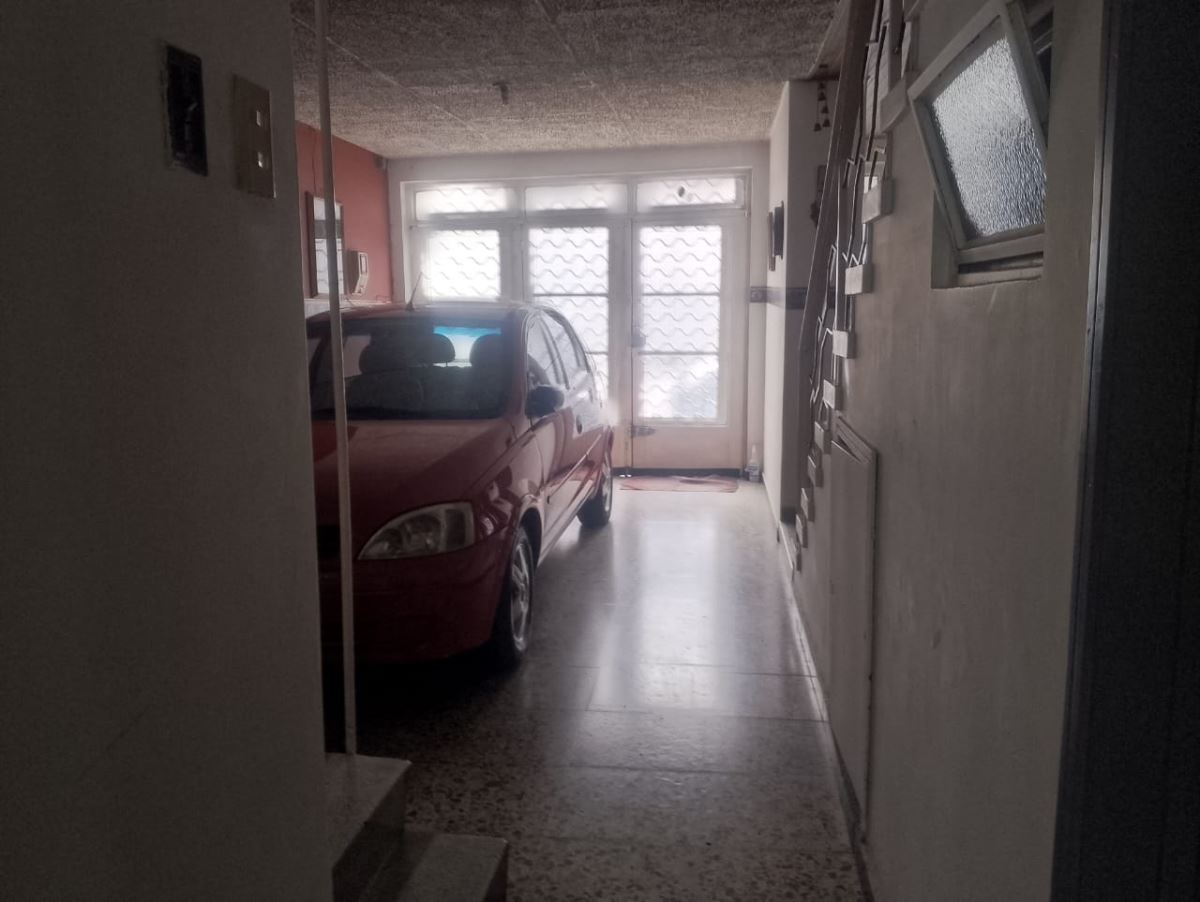 Casa en venta en Barrios Unidos, Bogotá · foto 2 de 20