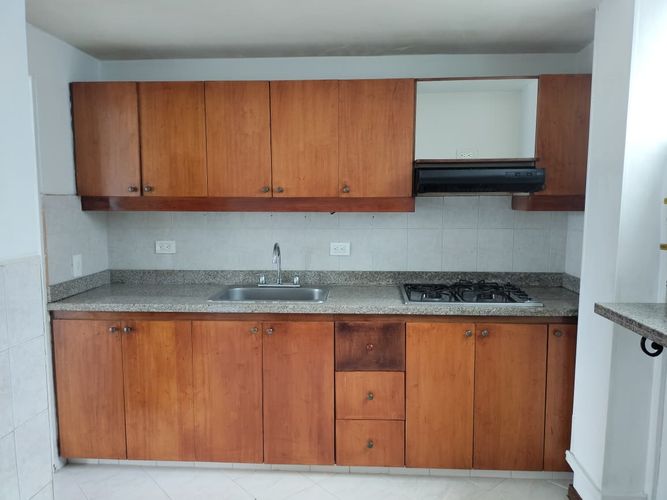 Apartamento de 3 alcobas en arriendo en El Poblado, Medellín, 83 m² · foto 4 de 17