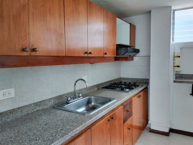 Apartamento de 3 alcobas en arriendo en El Poblado, Medellín, 83 m² · foto 5 de 17