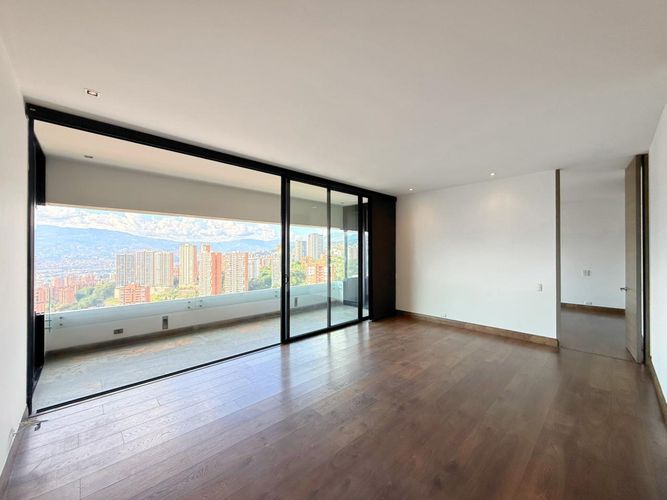 Apartamento de 2 alcobas en venta en El Poblado, Medellín, 111 m² · foto 1 de 14