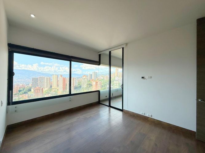 Apartamento de 2 alcobas en venta en El Poblado, Medellín, 111 m² · foto 9 de 14