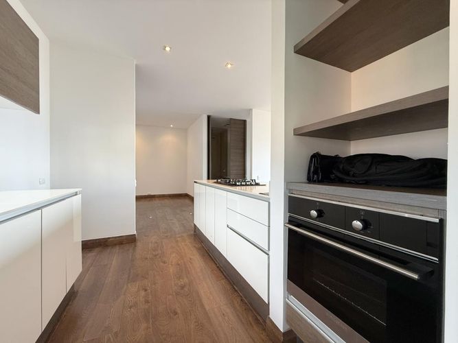 Apartamento de 2 alcobas en venta en El Poblado, Medellín, 111 m² · foto 2 de 14