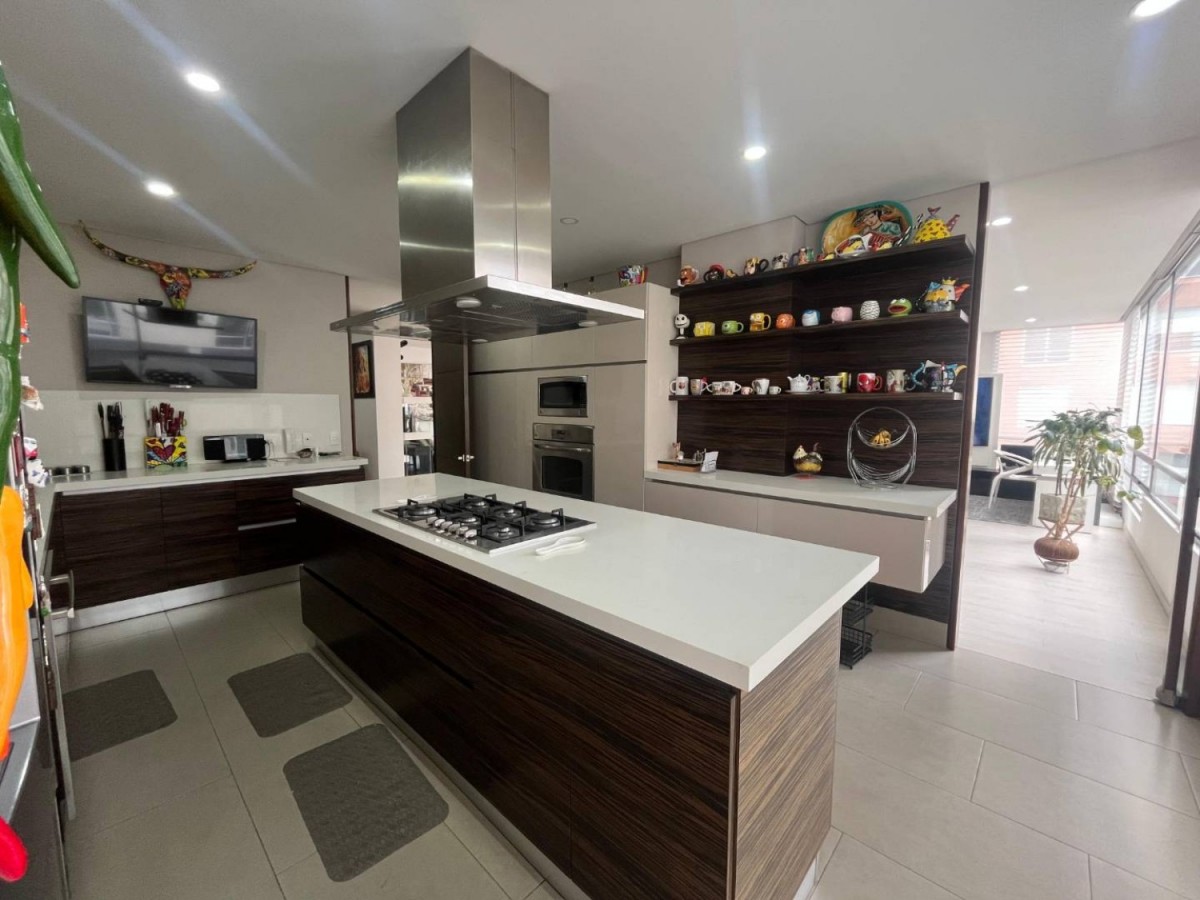 Apartamento en venta en Chico Norte, Bogotá · foto 2 de 24