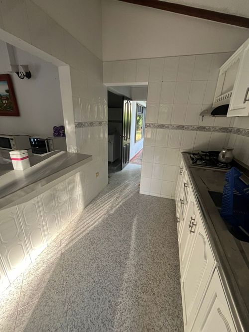 Casa de 5 alcobas en venta en Ricaurte, 245 m² · foto 14 de 20