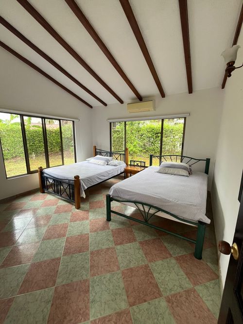 Casa de 5 alcobas en venta en Ricaurte, 245 m² · foto 19 de 20