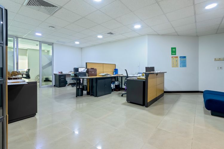 Oficina en venta en Santa Monica, Cali, 117 m² · foto 17 de 23