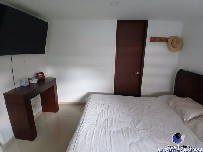 Apartamento de 3 alcobas en venta en La Abadia, Envigado, 81 m² · foto 2 de 12