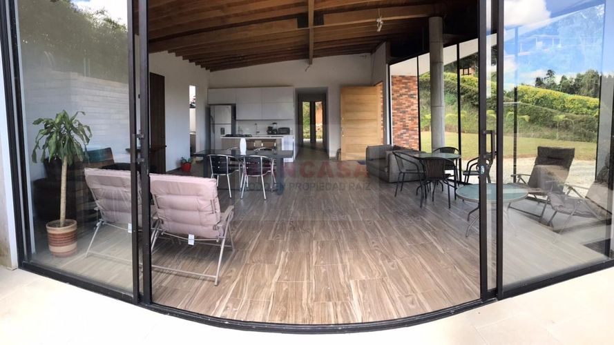 Casa de 4 alcobas en venta en El Porvenir, Rionegro, 300 m² · foto 10 de 18