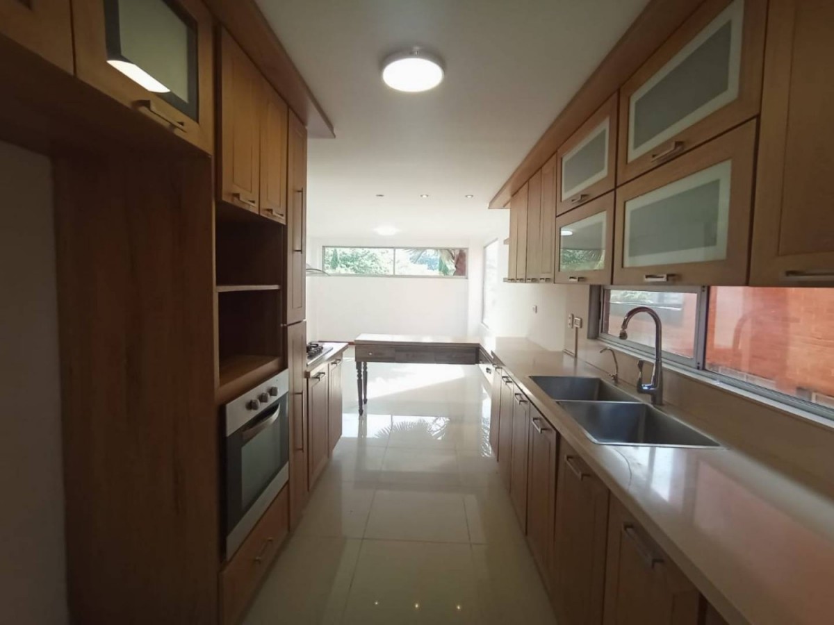 Casa en arriendo en El Poblado, Medellín · foto 4 de 24