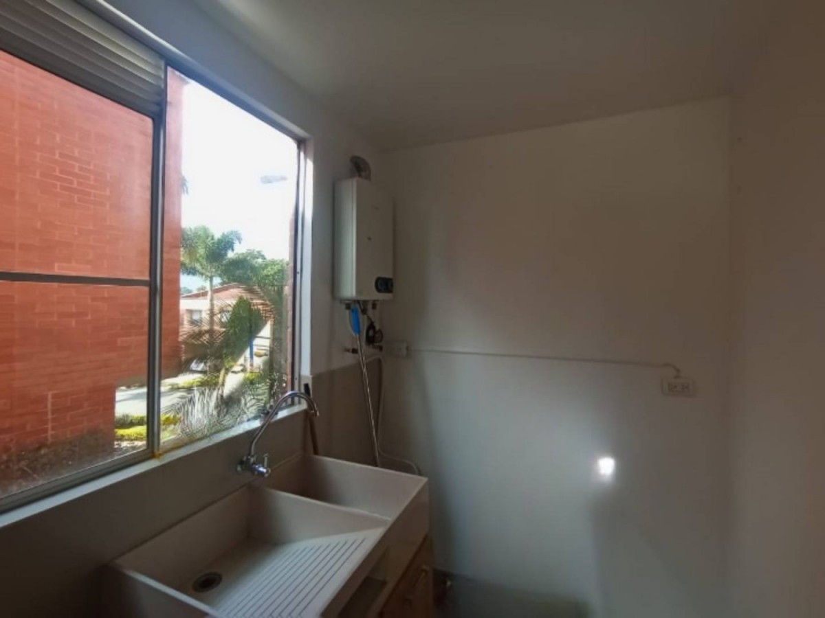 Casa en arriendo en El Poblado, Medellín · foto 7 de 24