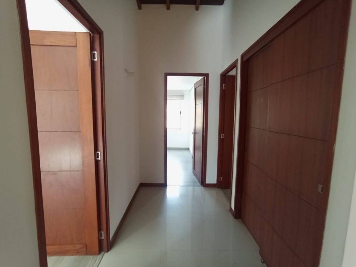 Casa en arriendo en El Poblado, Medellín · foto 10 de 24