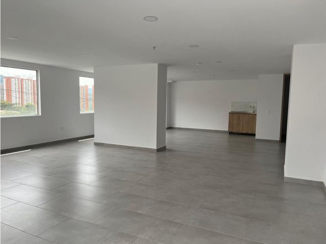 Local en venta en Los Horizontes, La Estrella, 76 m² · foto 2 de 16