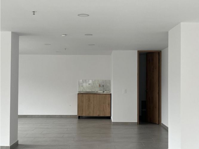 Local en venta en Los Horizontes, La Estrella, 76 m² · foto 3 de 16