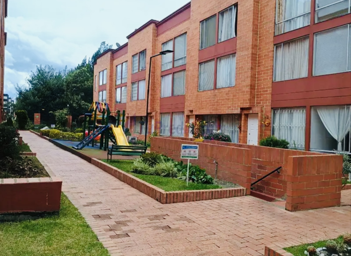 Casa en venta en Castilla, Bogotá · foto 7 de 24