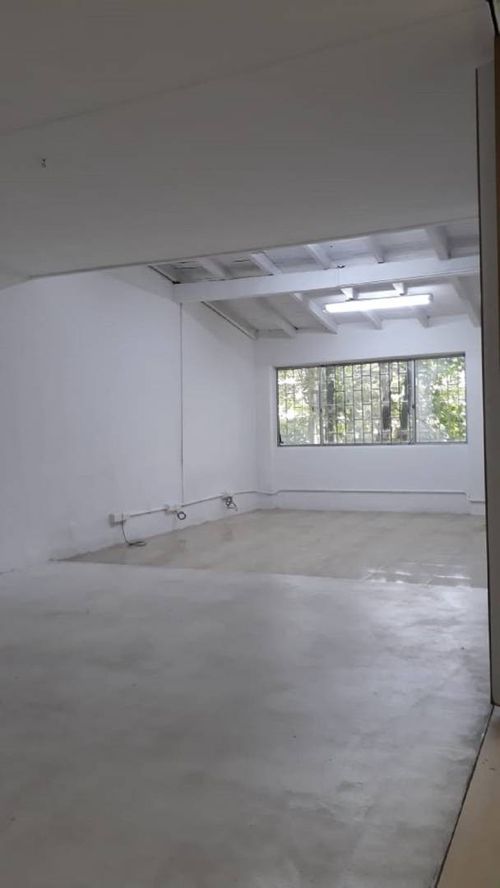 Oficina en arriendo en Manila, Medellín, 142 m² · foto 4 de 5