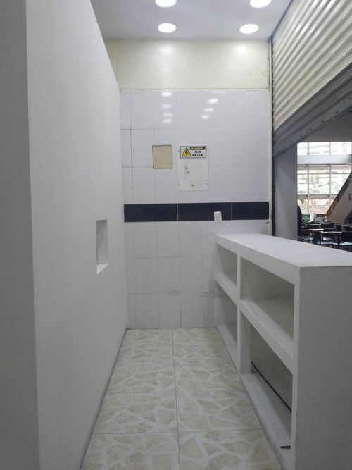 Local en arriendo en San Diego, Medellín, 20 m² · foto 10 de 12