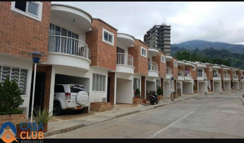 Casa de 4 alcobas en venta en Co. Monte Real, Piedecuesta, 120 m² · foto 2 de 21