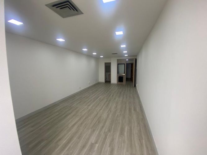 Oficina en arriendo en El Poblado, Medellín, 40 m² · foto 2 de 10