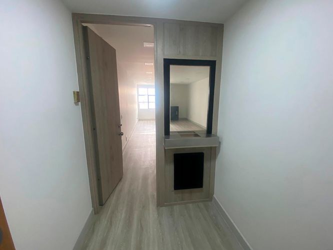 Oficina en arriendo en El Poblado, Medellín, 40 m² · foto 6 de 10