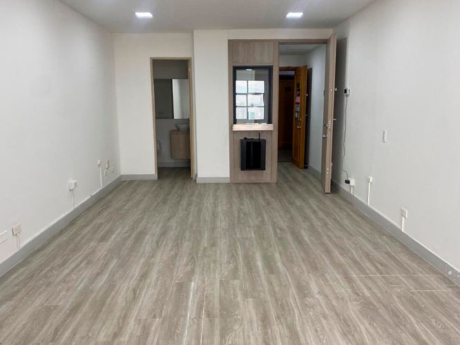 Oficina en arriendo en El Poblado, Medellín, 40 m² · foto 9 de 10