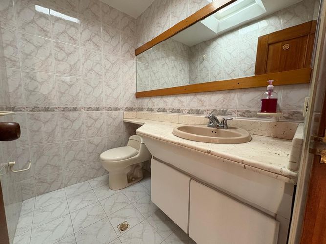 Apartamento de 3 alcobas en venta en Chicó Navarra, Bogotá, 140 m² · foto 3 de 22