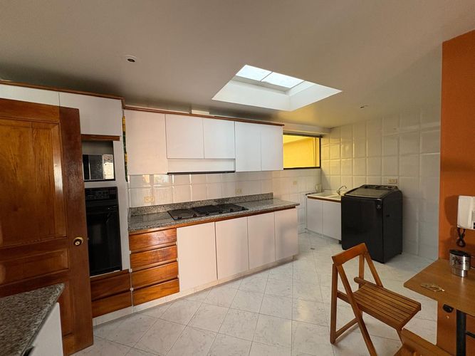 Apartamento de 3 alcobas en venta en Chicó Navarra, Bogotá, 140 m² · foto 8 de 22