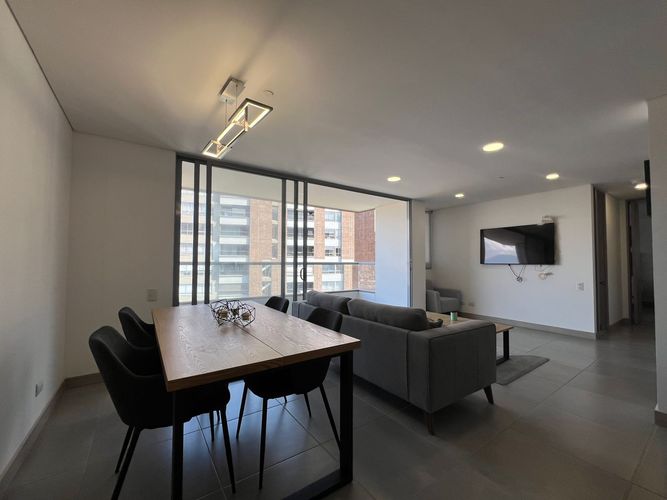 Apartamento de 2 alcobas en arriendo en Cumbres, Envigado, 89 m² · foto 3 de 16