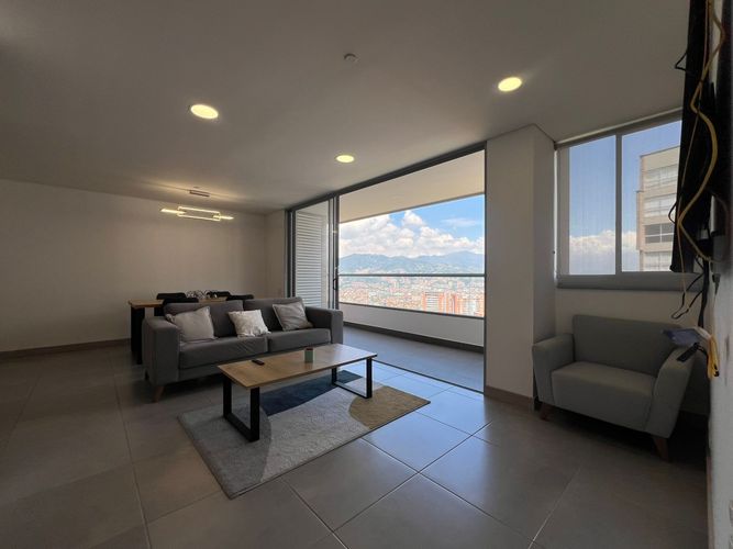 Apartamento de 2 alcobas en arriendo en Cumbres, Envigado, 89 m² · foto 8 de 16