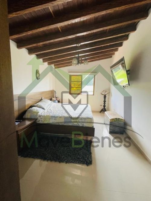 Casa de 5 alcobas en venta en Las Mercedes, Marinilla, 189 m² · foto 11 de 14