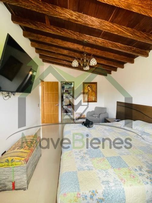 Casa de 5 alcobas en venta en Las Mercedes, Marinilla, 189 m² · foto 12 de 14