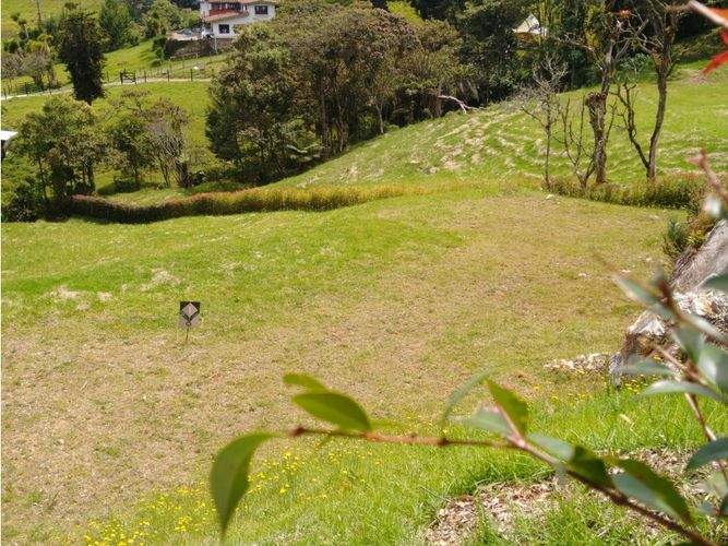 Lote en venta en Las Palmas, Envigado, 2355 m² · foto 2 de 7
