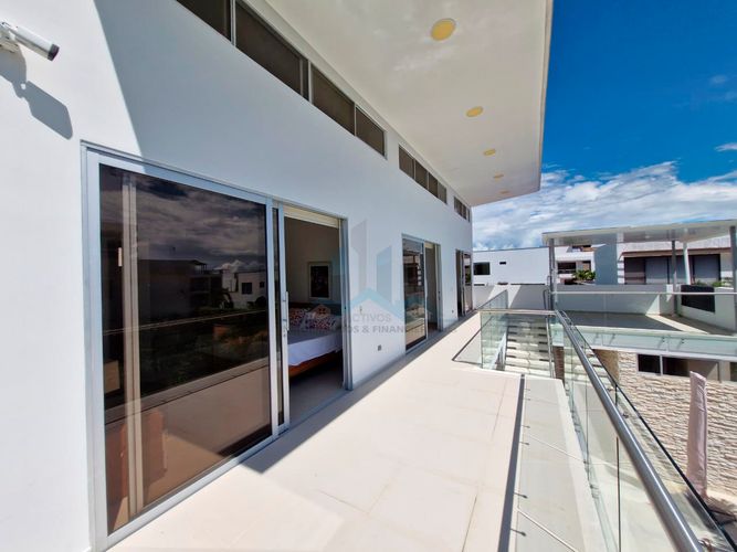 Casa de 4 alcobas en venta en Cn. Casa Loma Campestre, Girardot, 275 m² · foto 4 de 24