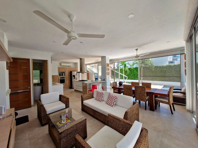 Casa de 4 alcobas en venta en Cn. Casa Loma Campestre, Girardot, 275 m² · foto 9 de 24