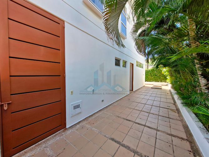 Casa de 4 alcobas en venta en Cn. Casa Loma Campestre, Girardot, 275 m² · foto 6 de 24