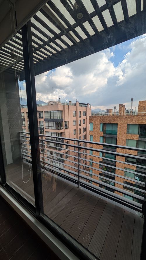 Apartamento de 1 alcoba en venta en Chico Norte, Bogotá, 65 m² · foto 2 de 12