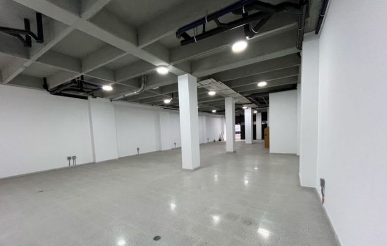 Local en arriendo en Los Naranjos, Itagüí, 267 m² · foto 4 de 5