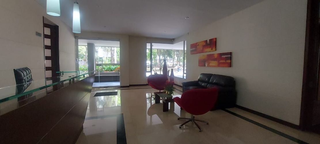 Apartamento de 3 alcobas en venta en Santa Barbara Oriental, Bogotá, 115 m² · foto 2 de 24