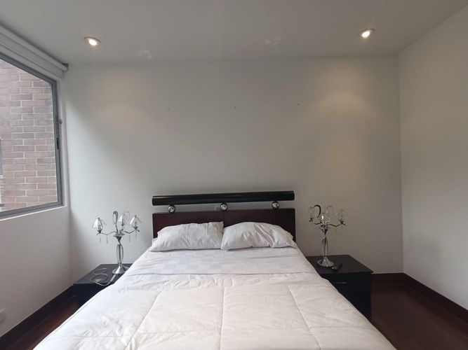 Apartamento de 3 alcobas en arriendo en El Poblado, Medellín, 263 m² · foto 8 de 18