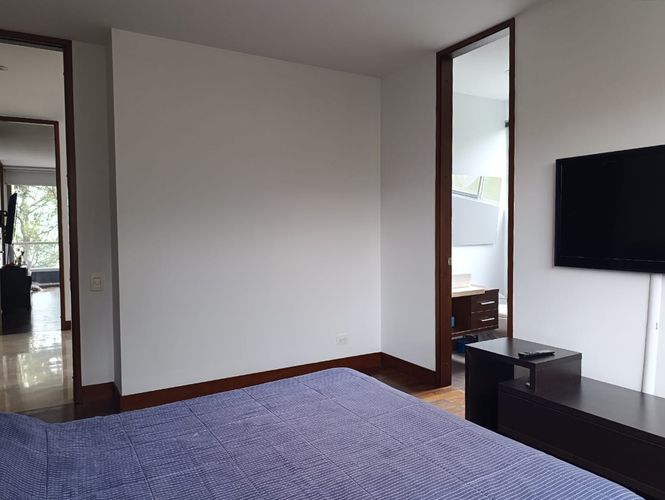Apartamento de 3 alcobas en arriendo en El Poblado, Medellín, 263 m² · foto 15 de 18
